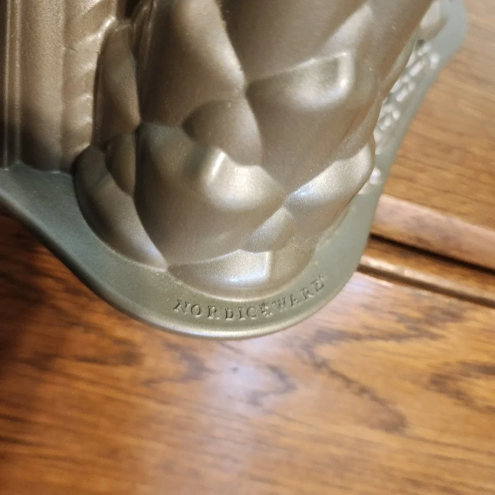 Nordic Ware Hansel & Gretel Bundt Cake Pan Mold Gingerbread‎ Castle Cottage